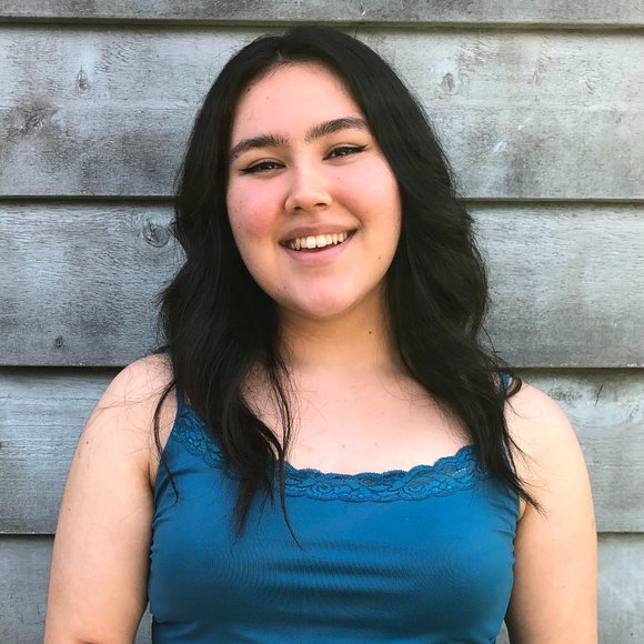 Meet your Posher, Selena - Picture 1 of 1